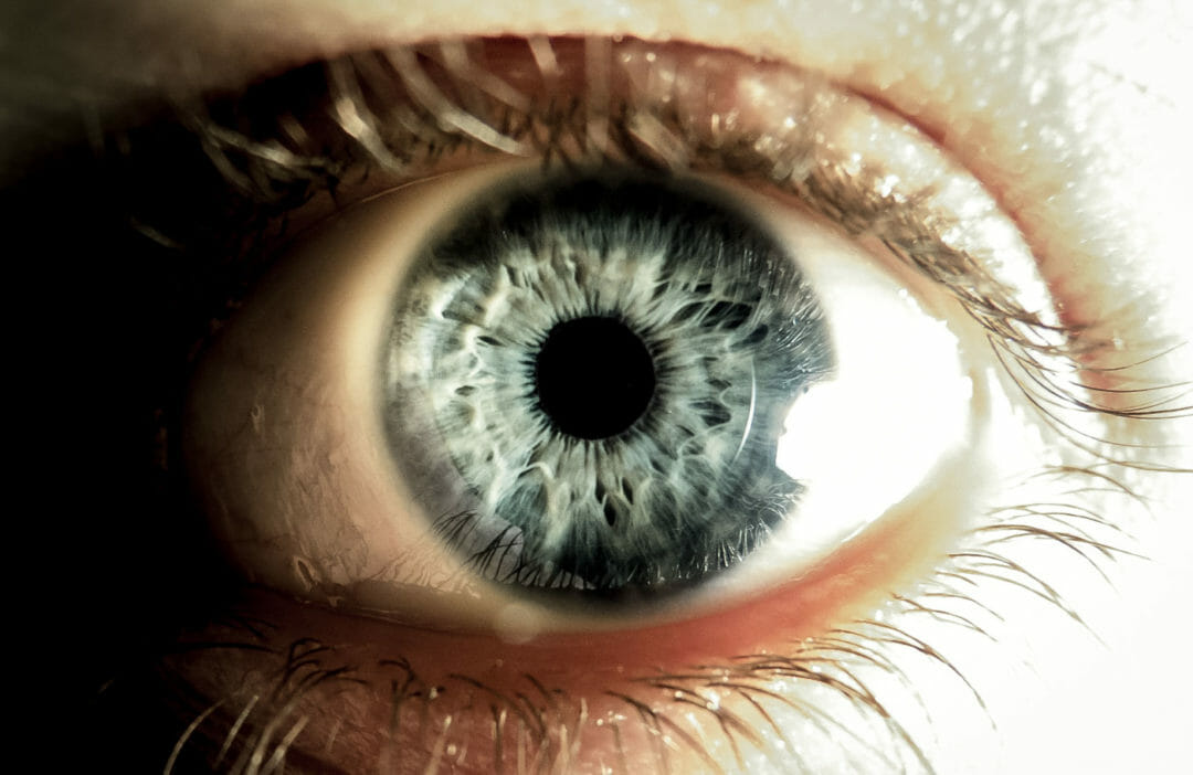 does infrared light cause eye damage