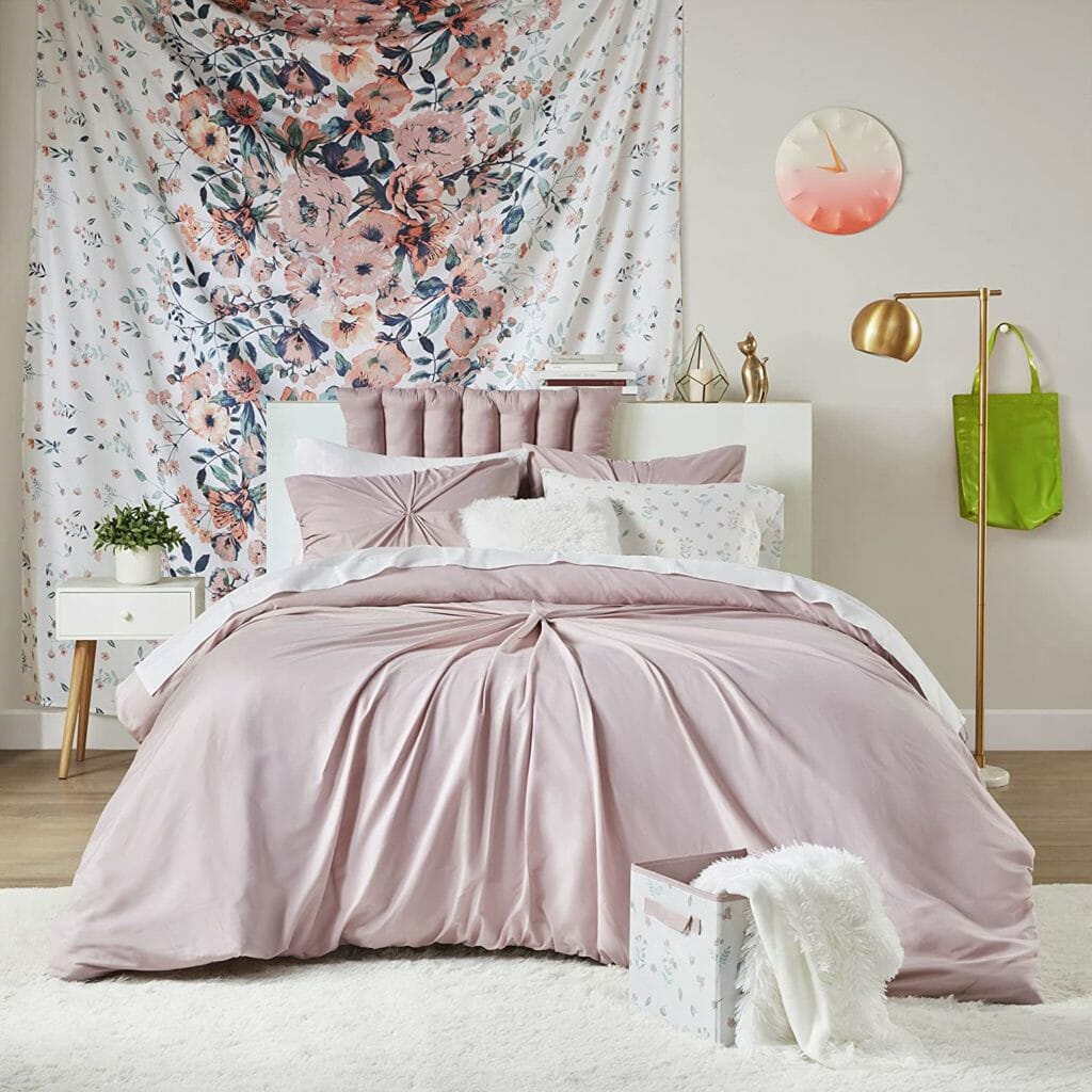 Best Dorm Bedding for Female College Students 2