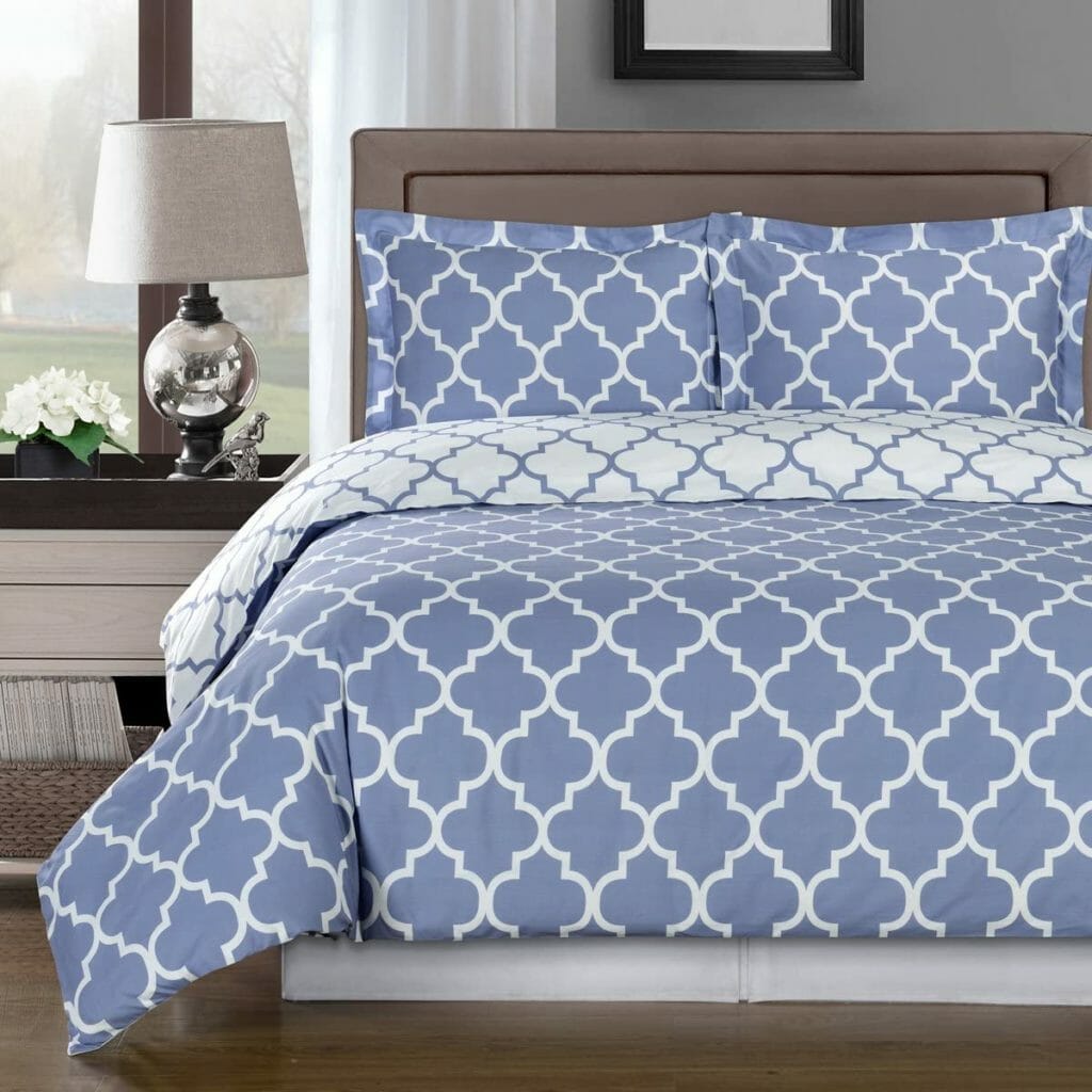 Best Dorm Bedding for Female College Students 8