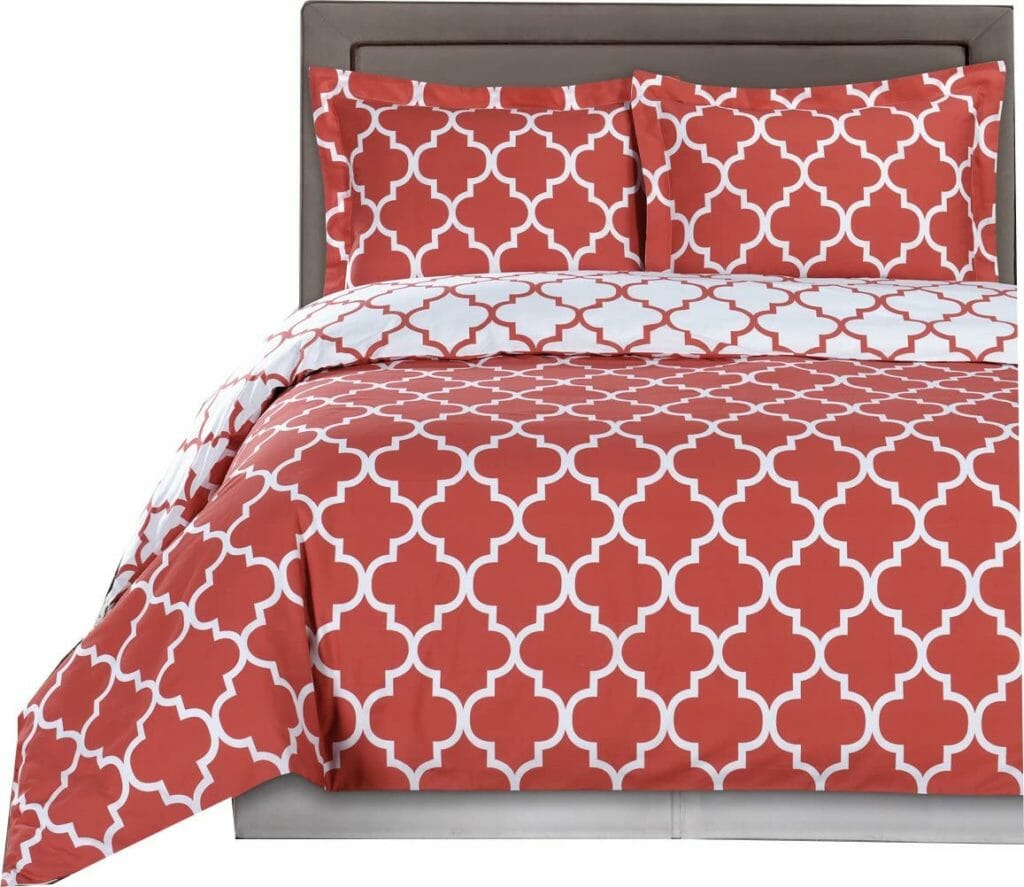 Best Dorm Bedding for Female College Students 9