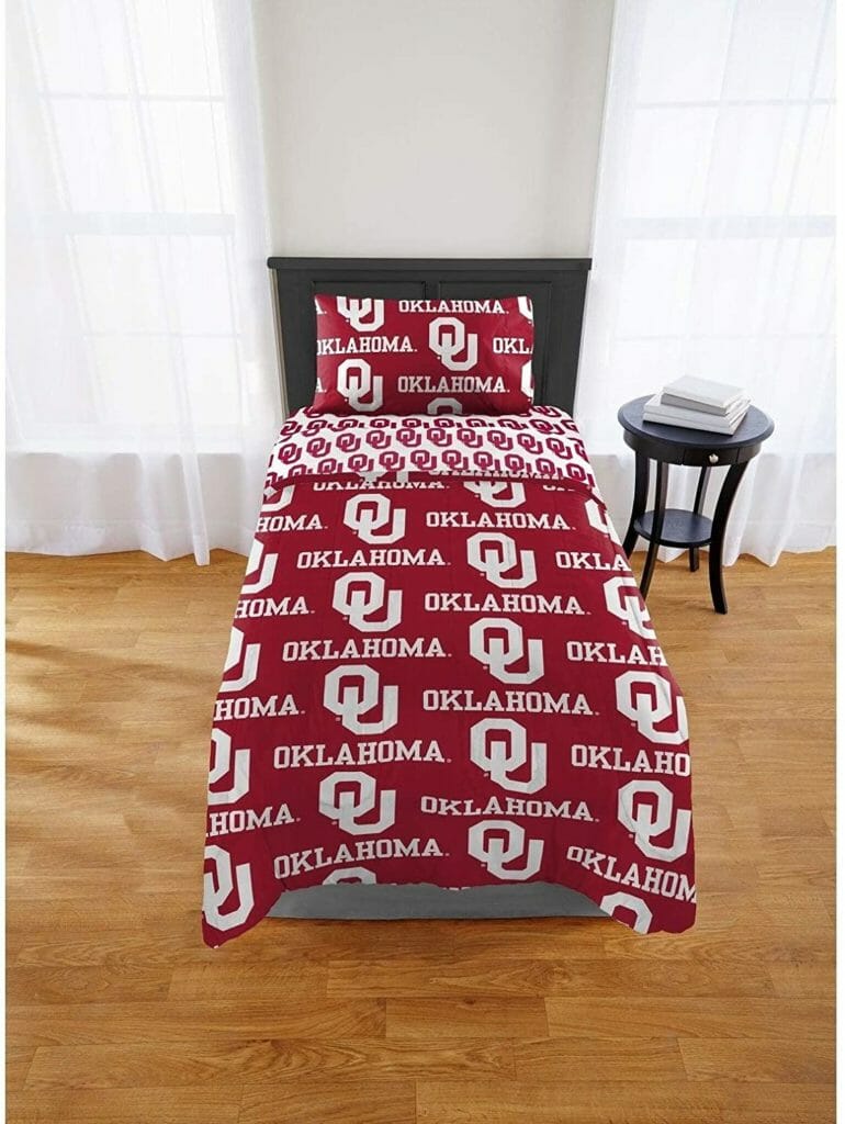 Best Dorm Bedding for Male College Students 5