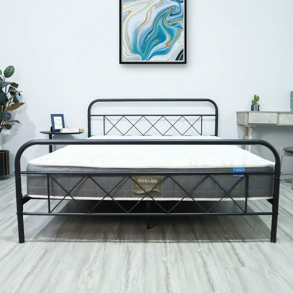 The Best Wrought Iron Bed Frames 3